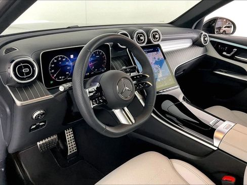 Used 2026 Mercedes-Benz GLC 300 4MATIC image 11