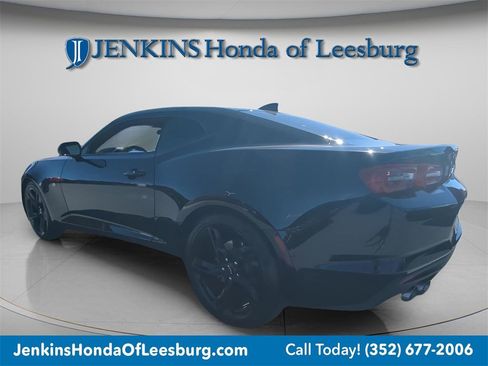 Used 2022 Chevrolet Camaro LT w/ Technology Package image 5