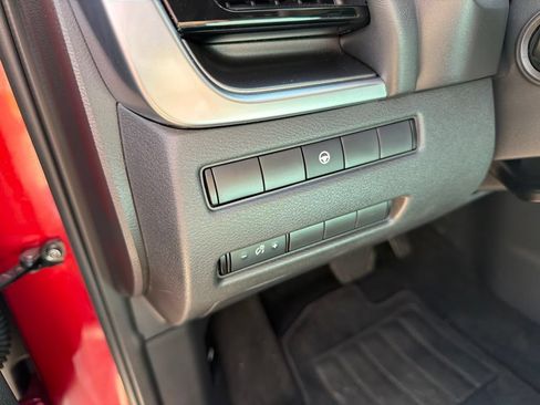 Used 2021 Nissan Rogue SV FWD image 19