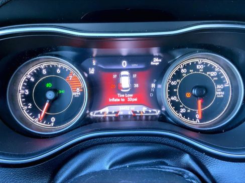 Used 2022 Jeep Cherokee Limited w/ Mopar Interior Package image 25