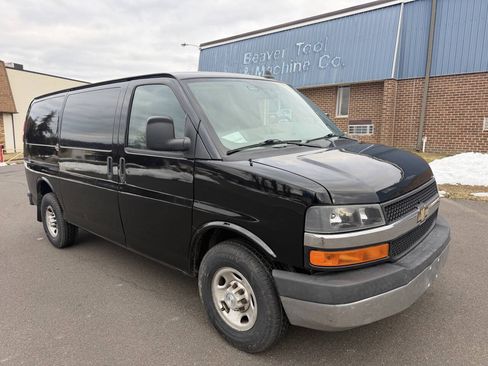 Used 2016 Chevrolet Express 2500 RWD image 6
