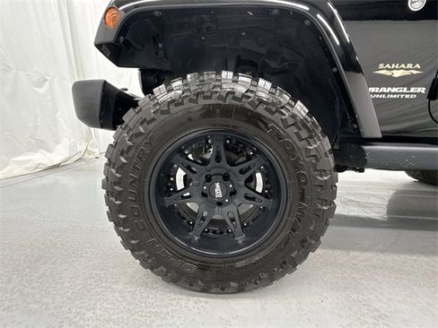 Used 2015 Jeep Wrangler Unlimited Sahara w/ Dual Top Group image 10