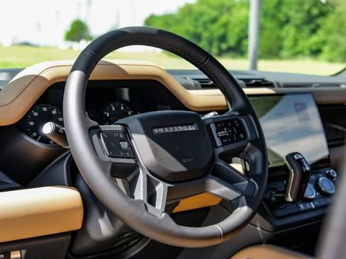 New 2026 Land Rover Defender 110 X-Dynamic SE AWD/4WD image 18