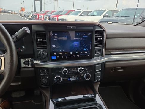 Used 2025 Ford F350 King Ranch AWD/4WD image 17