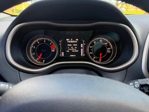 Used 2019 Dodge Durango SXT AWD/4WD image 9