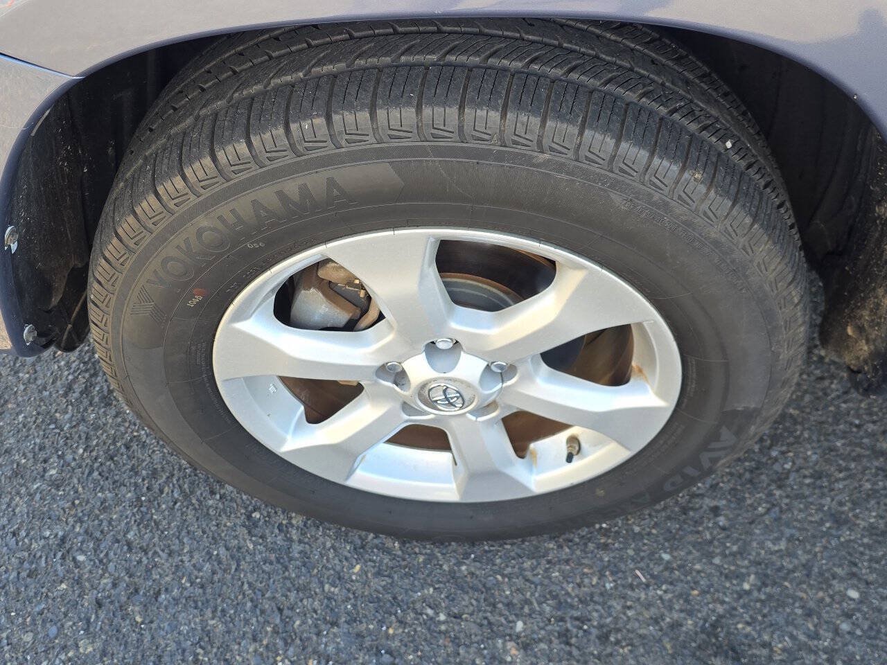 Used 2011 Toyota RAV4 Limited w/ Limited Extra Value Pkg AWD/4WD image 24