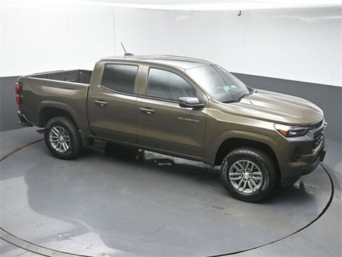 Used 2024 Chevrolet Colorado LT w/ LT Convenience Package III image 38