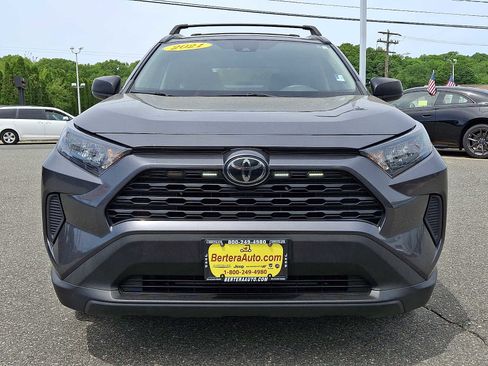 Used 2021 Toyota RAV4 LE FWD image 2