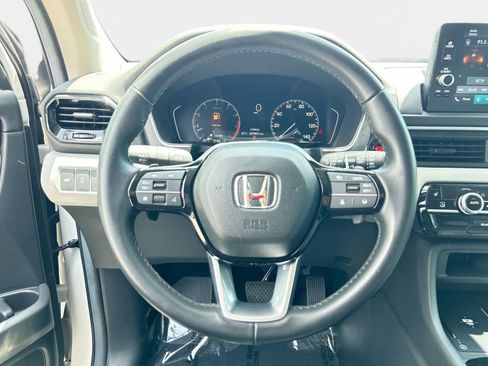 Used 2025 Honda Pilot EX-L image 16