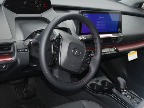 New 2026 Toyota Prius Plug-In Hybrid image 4