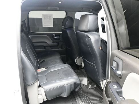 Used 2018 Chevrolet Silverado 1500 Custom w/ Custom Value Package image 11