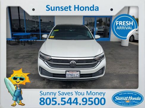 Used 2024 Volkswagen Jetta SEL image 4