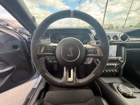 Used 2022 Ford Mustang Shelby GT500 w/ Carbon Fiber Track Pack image 16