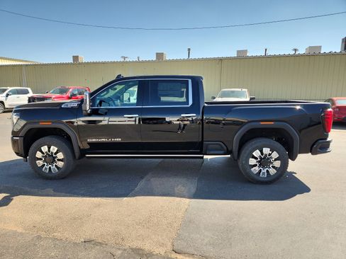 New 2026 GMC Sierra 2500 Denali w/ Max Trailering Package image 2