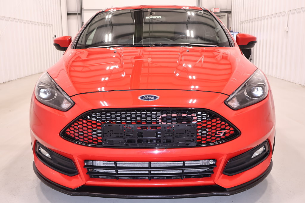 Used 2015 Ford Focus ST w/ Equipment Group 401A FWD image 3