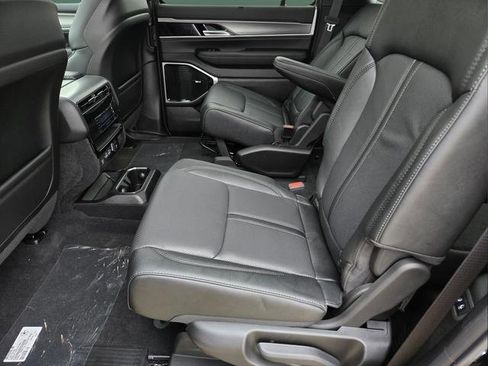 New 2026 Jeep Grand Wagoneer Limited AWD/4WD image 19