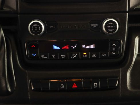 Used 2024 RAM ProMaster 2500 w/ Convenience Group FWD image 20