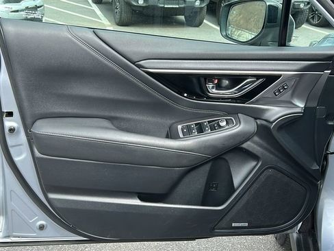 Used 2022 Subaru Outback Limited image 9
