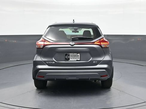 Used 2023 Nissan Kicks SV FWD image 6