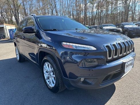 Used 2016 Jeep Cherokee Latitude w/ Cold Weather Group image 7