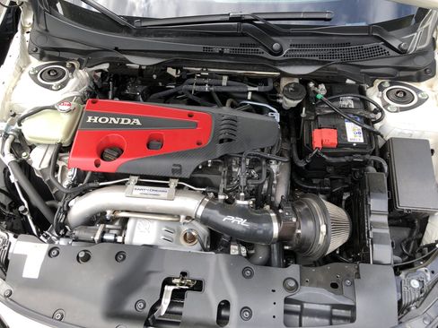 Used 2019 Honda Civic Type R image 12