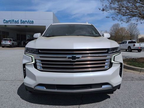 Used 2023 Chevrolet Suburban High Country AWD/4WD image 3