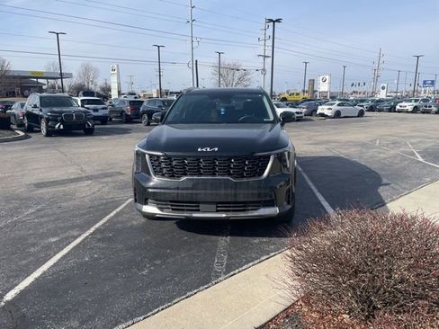 Used 2024 Kia Sorento S w/ Panoramic Sunroof Package image 7