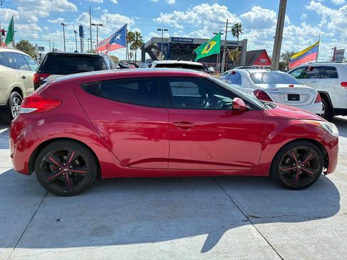 Used 2017 Hyundai Veloster Value Edition image 6