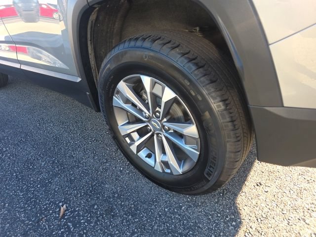 Used 2026 Chevrolet Equinox LT AWD/4WD image 11