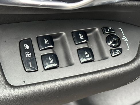 Used 2023 Volvo XC90 T8 Plus image 15