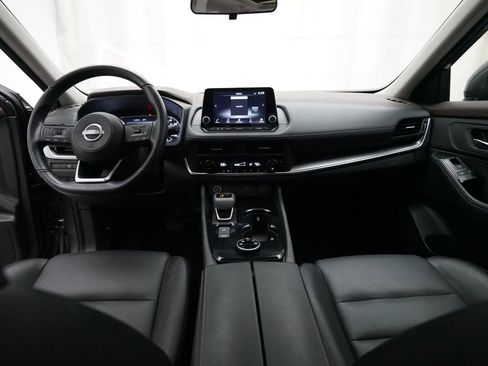 Used 2023 Nissan Rogue SV image 5