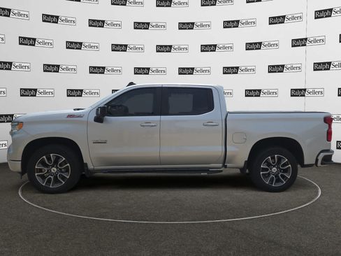 Used 2022 Chevrolet Silverado 1500 RST AWD/4WD image 3