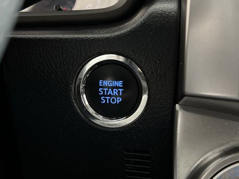 Used 2024 Toyota 4Runner SR5 image 31