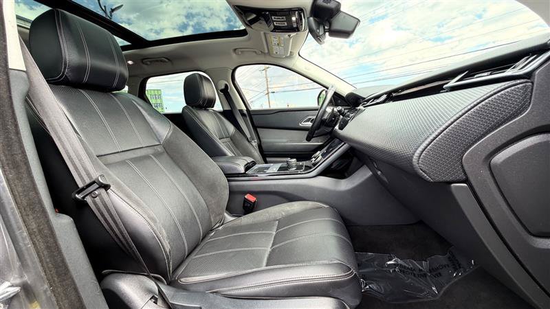 Used 2019 Land Rover Range Rover Velar S AWD/4WD image 34