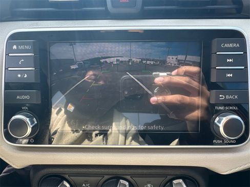 Used 2021 Nissan Versa SV image 29