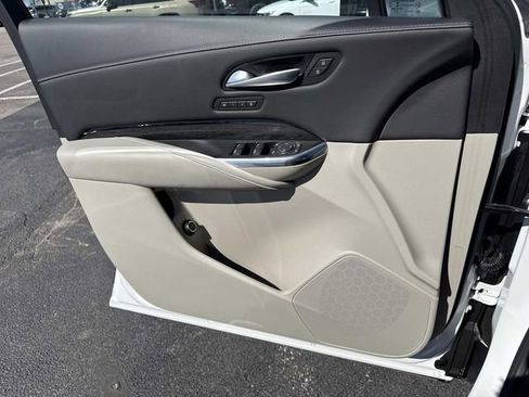 Used 2023 Cadillac XT4 Premium Luxury w/ Cold Weather Package image 9