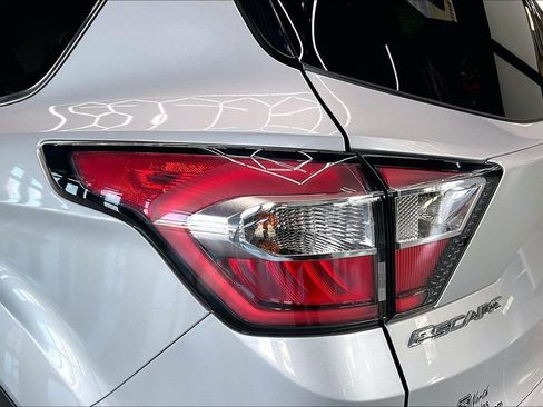 Used 2018 Ford Escape SEL AWD/4WD image 22