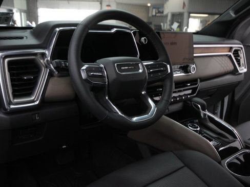 Used 2023 GMC Canyon Denali image 16