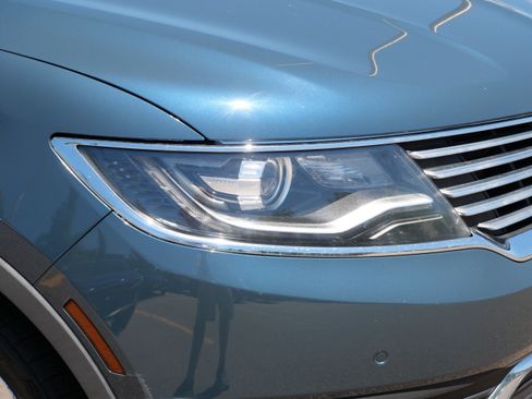 Used 2016 Lincoln MKX Reserve w/ Technology Package AWD/4WD image 16