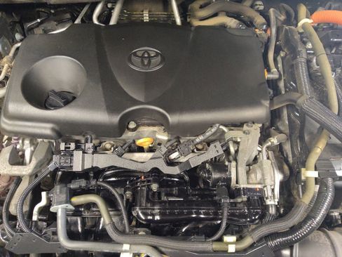 Used 2020 Toyota Highlander XLE AWD/4WD image 30