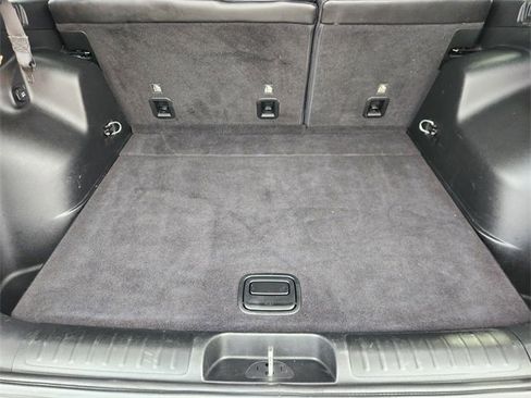 Used 2019 Jeep Cherokee Latitude Plus w/ Comfort/Convenience Group image 32