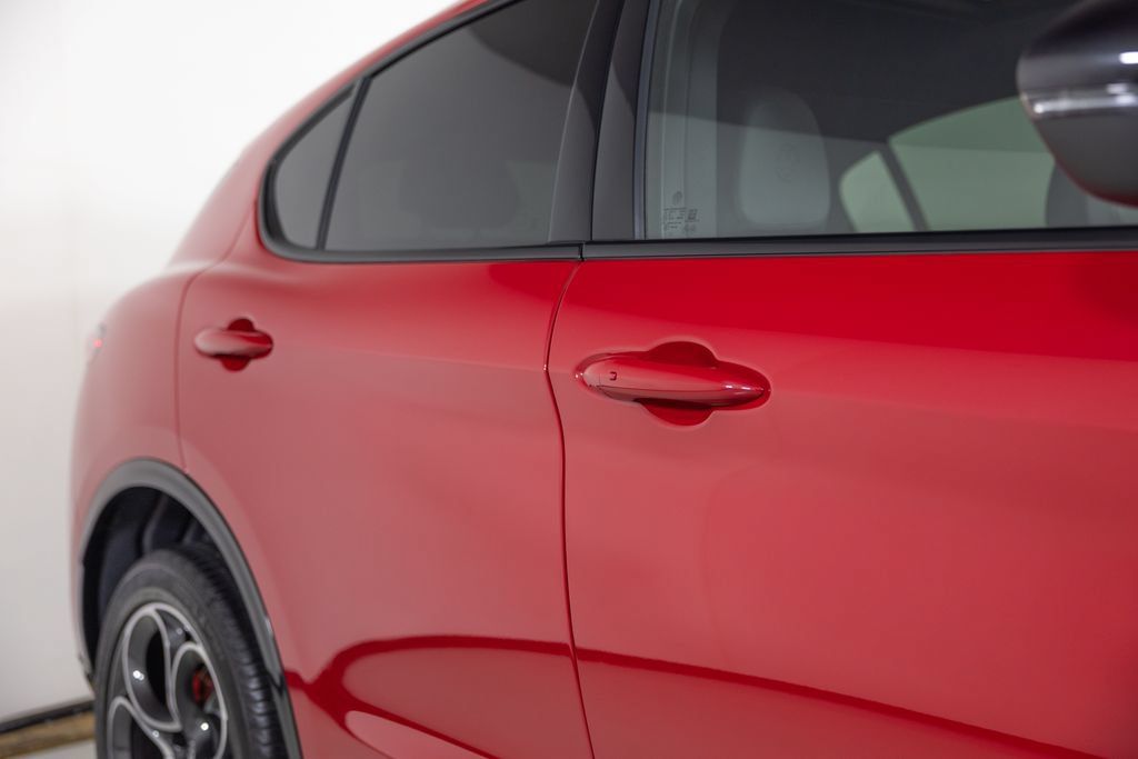 New 2026 Alfa Romeo Stelvio Sprint AWD/4WD image 17