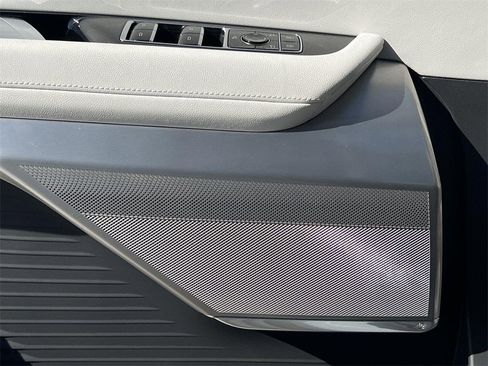 New 2026 Cadillac Vistiq Sport image 24