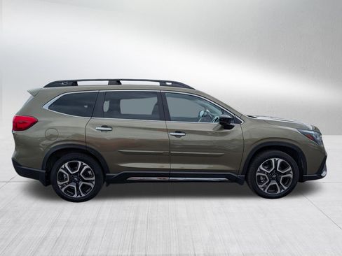 Used 2024 Subaru Ascent Touring AWD/4WD image 2
