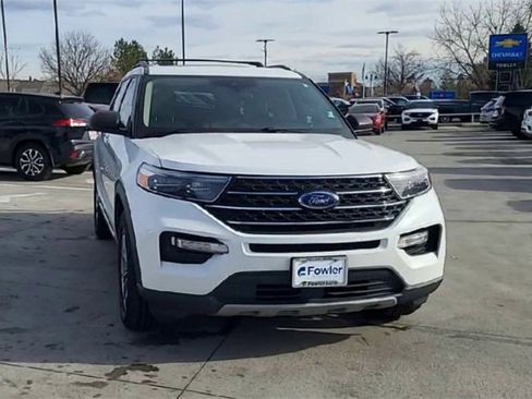 Used 2022 Ford Explorer XLT w/ Equipment Group 202A image 4