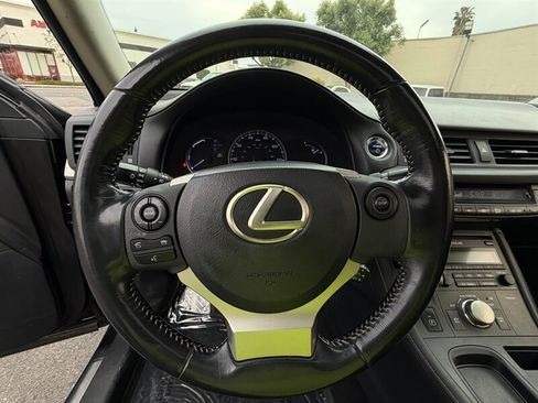 Used 2015 Lexus CT 200h FWD image 37
