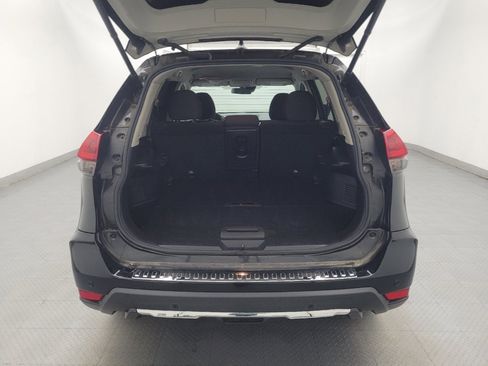 Used 2020 Nissan Rogue SV FWD image 29