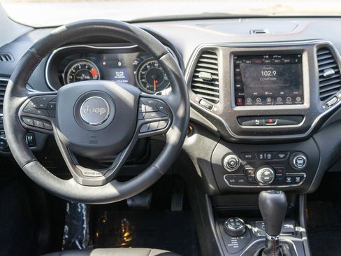 Used 2019 Jeep Cherokee Trailhawk w/ Cold Weather Group image 12