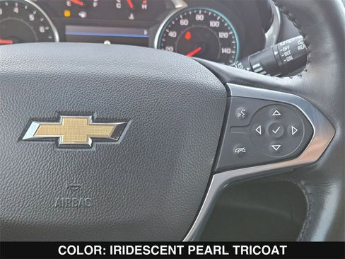 Used 2022 Chevrolet Traverse LT image 25