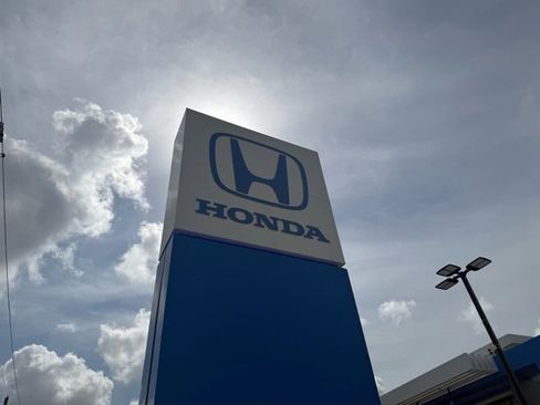 Used 2015 Chevrolet Corvette Stingray Convertible w/ ZF1 Appearance Package image 11